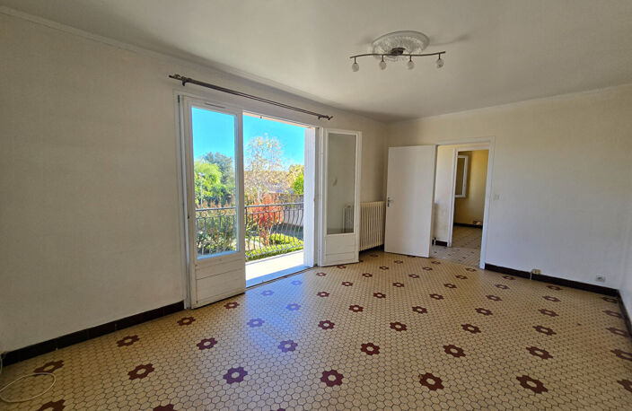 Maison familiale lumineuse de 123m² avec jardin clos et beau potentiel — photo 4