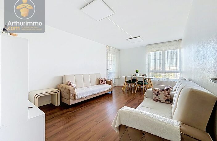 APPARTEMENT 4 PIECES AVEC LOGGIA, PARKING ET CAVE — photo 2