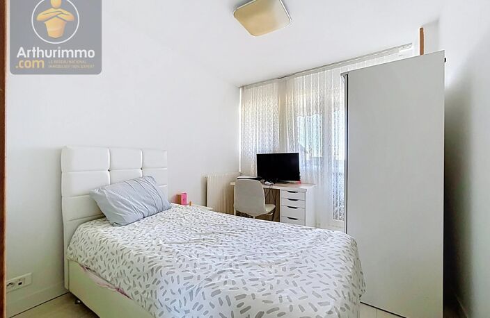 APPARTEMENT 4 PIECES AVEC LOGGIA, PARKING ET CAVE — photo 4