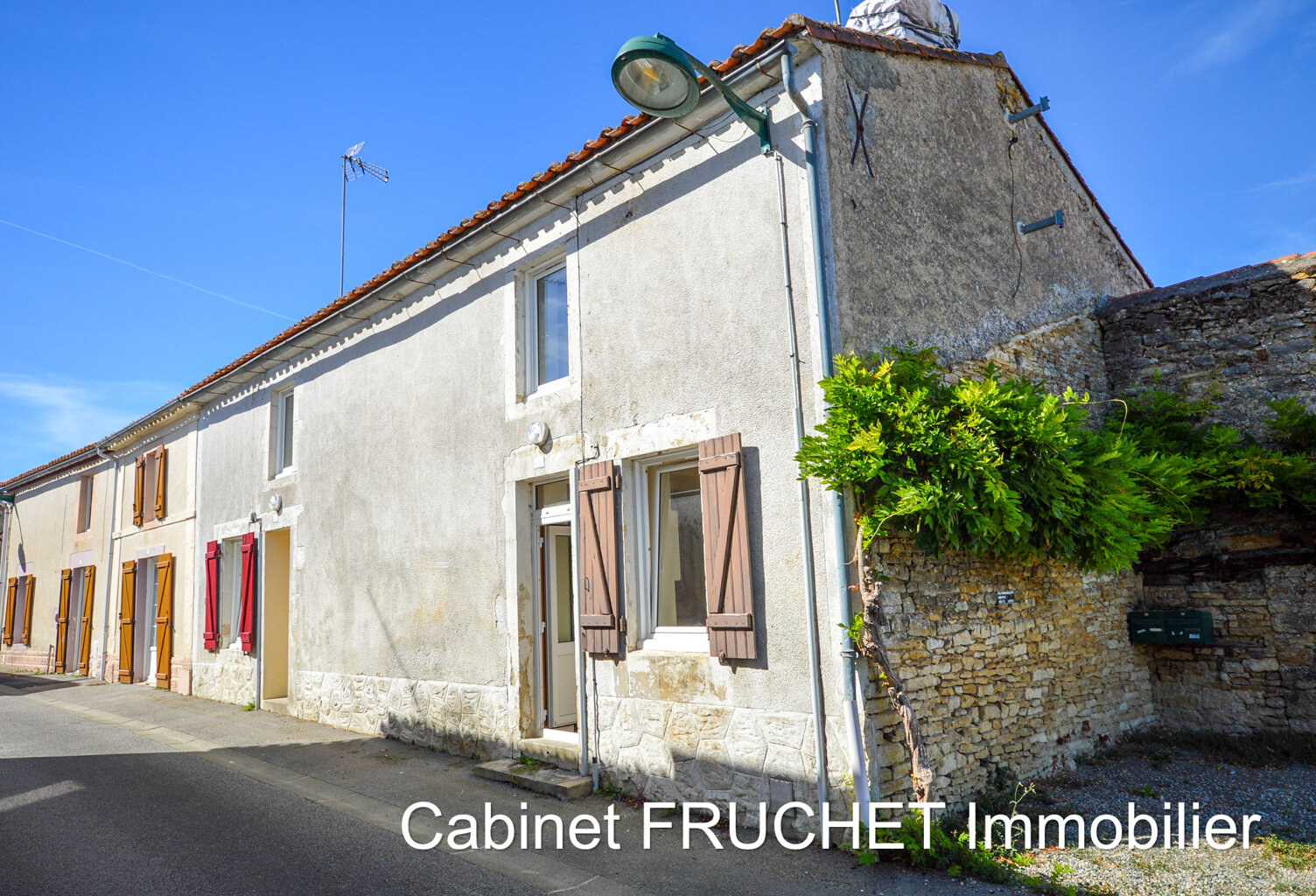 Axe CHANTONNAY - SAINT-FULGENT - Maison de bourg, idéal prem — photo 1