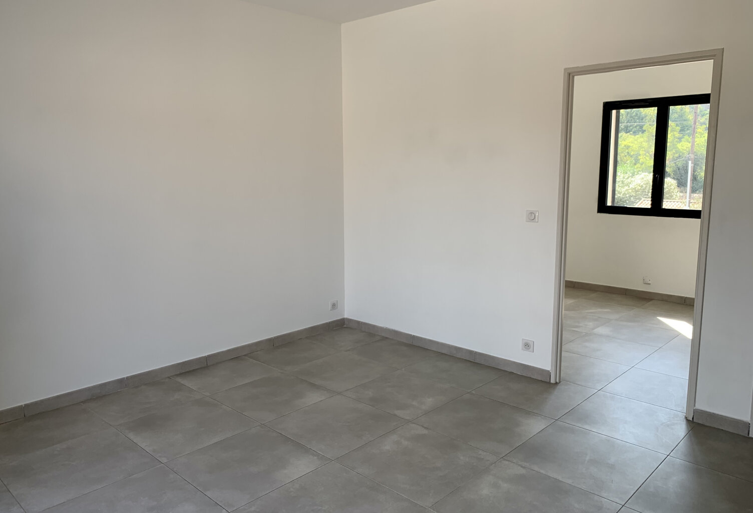 Haut de villa T2 non meublé - 32.08 m2 - AUBAGNE — photo 1