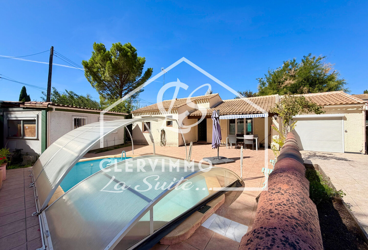 MAISON T4 DE PLAIN-PIED AVEC PISCINE, DÉPENDANCES ET TERRAIN — photo 1