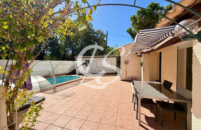 MAISON T4 DE PLAIN-PIED AVEC PISCINE, DÉPENDANCES ET TERRAIN — photo 4