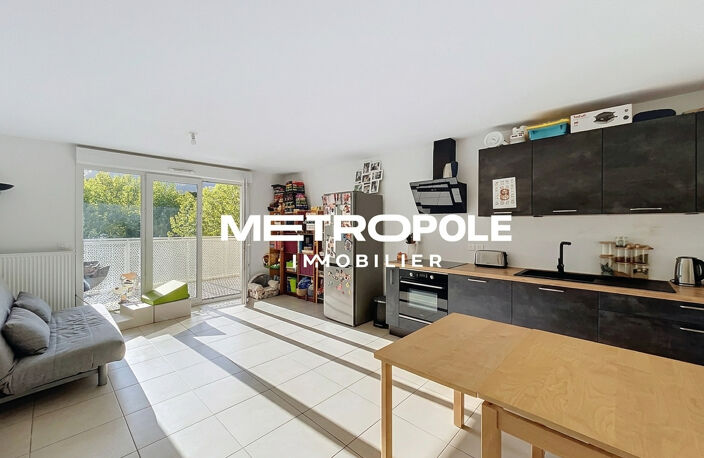 Tarare - Appartement T3 récent avec balcon et garage — photo 2