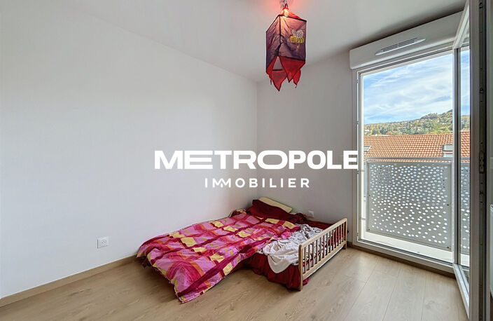 Tarare - Appartement T3 récent avec balcon et garage — photo 4