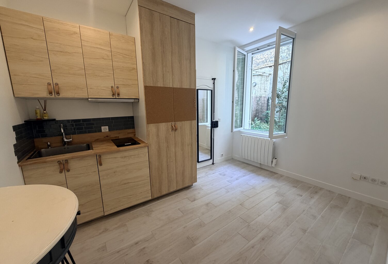 STUDIO ideal invesstisseurs ou pied à terre - rue Benard — photo 1