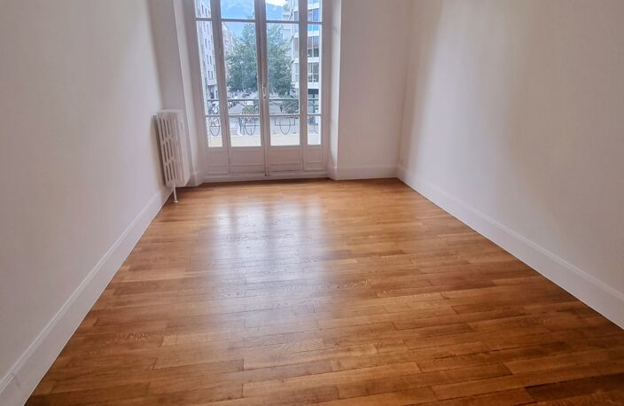 Bel appartement BD Gambetta T3 de 100 m² entièrement rénové — photo 2