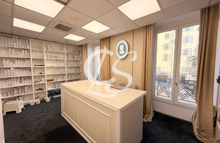 BUREAUX 59 M2 VIEUX PORT/JEAN BALLARD — photo 3