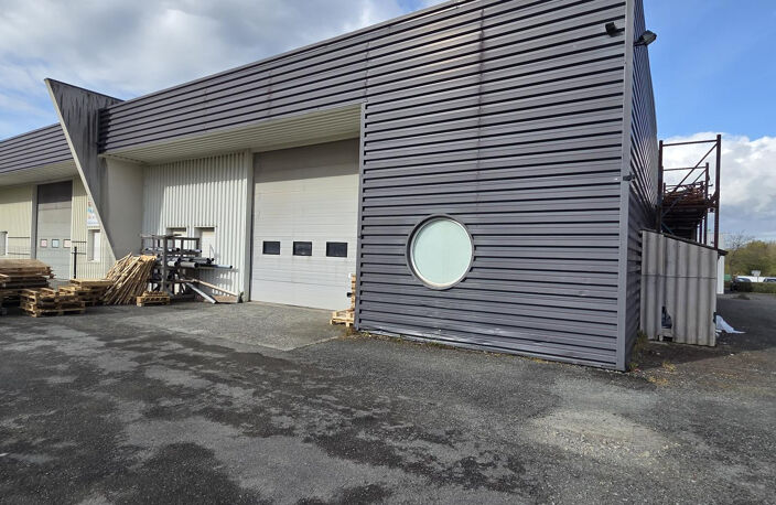 LOCAL D'ACTIVITE/STOCKAGE A VENDRE ANGERS SUD — photo 2