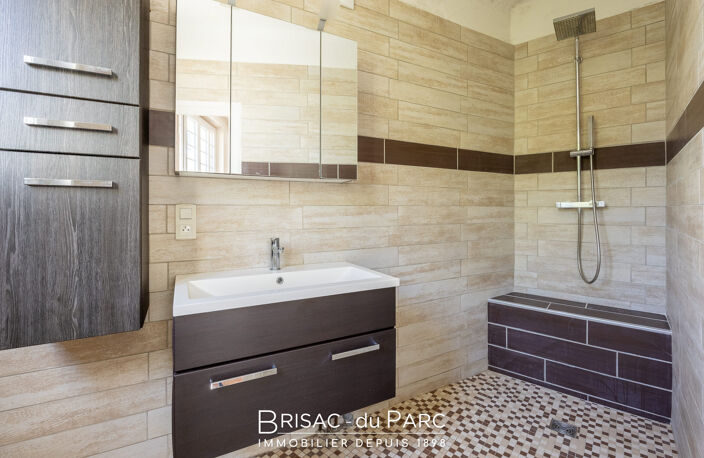 BAS Victor HUGO - Bel appartement T2 de 55 m² — photo 4