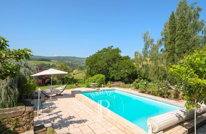 Beaujolais - Cogny - Propriété en pierres dorées d'environ 320 m² - terrain d'environ 3000 m² - 4 chambres - Piscine — photo 4