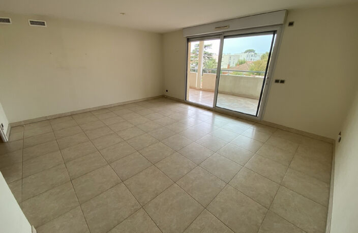 T3 70 m2 Terrasse Ascenseur Pkg - Immeuble de standing La Mi — photo 3