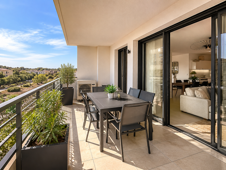 FRÉJUS PLAGE – MAGIQUE T4 AVEC TERRASSE, 3 CHAMBRES & DOUBLE PIÈCE D’EAU — photo 1