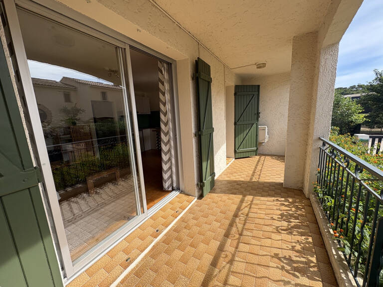 - SANARY SUR MER - GRAND STUDIO CLES EN MAIN - TOUT A PIED — photo 1