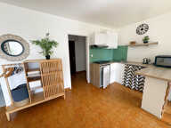 - SANARY SUR MER - GRAND STUDIO CLES EN MAIN - TOUT A PIED — photo 3