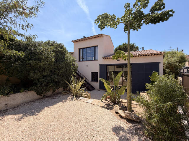 LA CADIERE D'AZUR - MAISON D'ARCHITECTE - RARE A LA VENTE — photo du bien