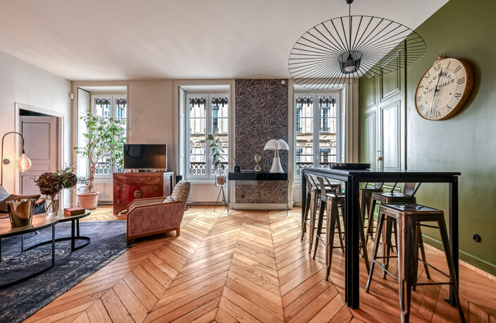 LYON 2e   JACOBINS   Bel haussmannien rénové 94 m2 — photo 4