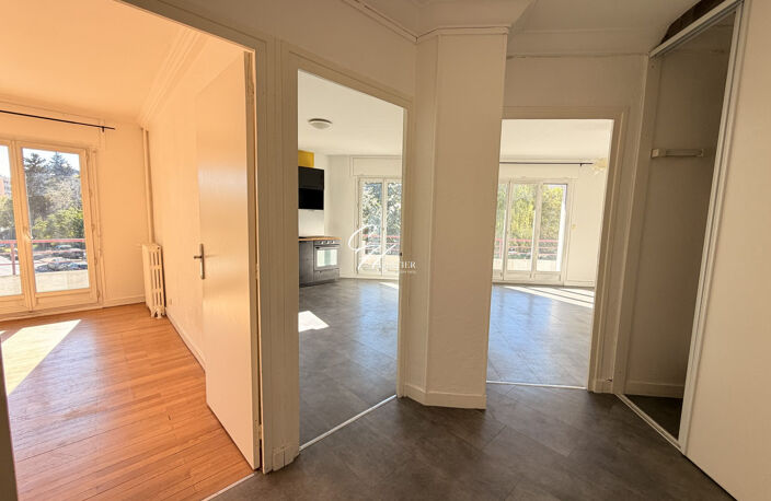 GRENOBLE - APPARTEMENT T2 - SPACIEUX — photo 3