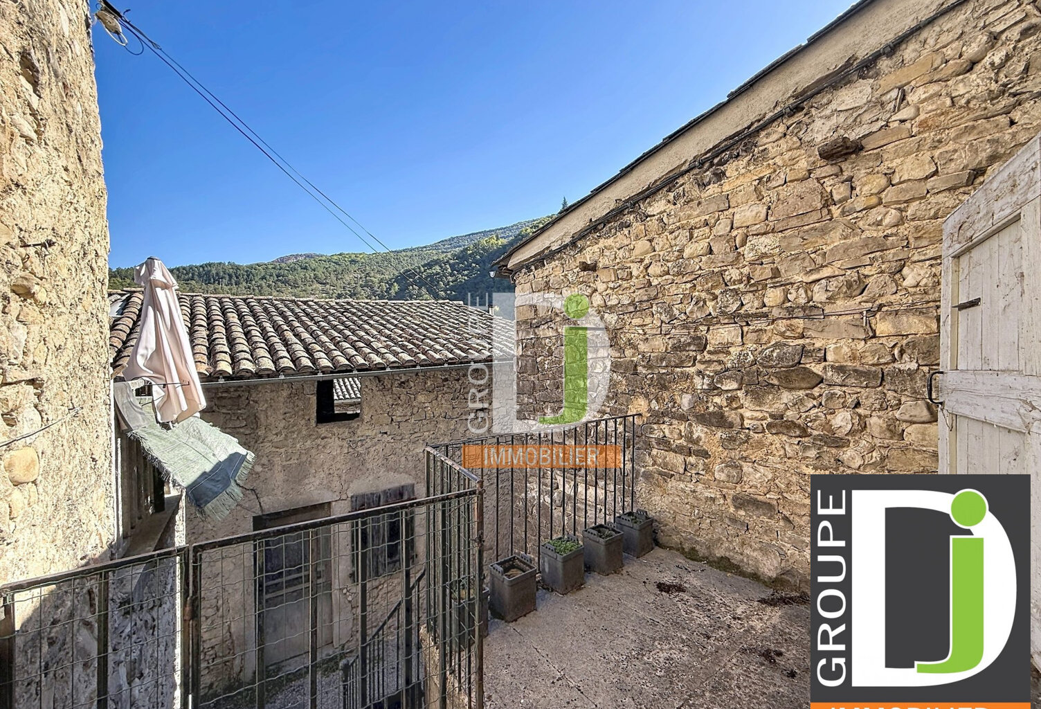 PONTAIX  MAISON Type 4 DE VILLAGE EN PIERRE À RÉNOVER AVEC — photo 1
