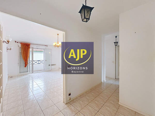 BAYONNE -T3 avec balcon et garage — photo du bien