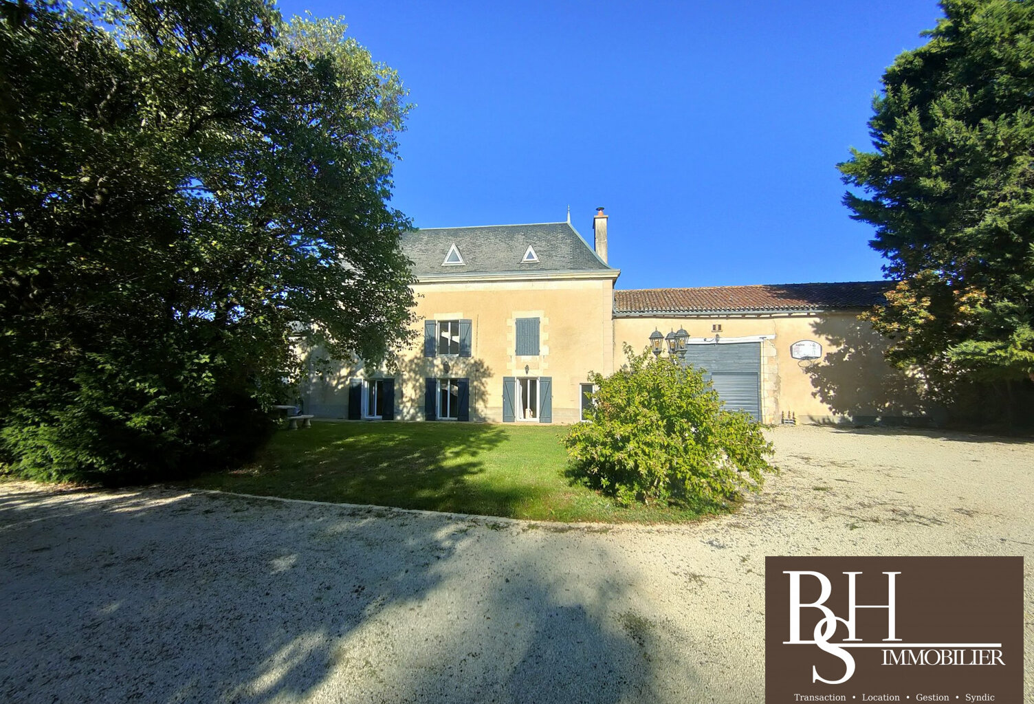 CHAMPIGNY-EN-ROCHEREAU, Maison de Maître d'environ 245 m² avec — photo 1