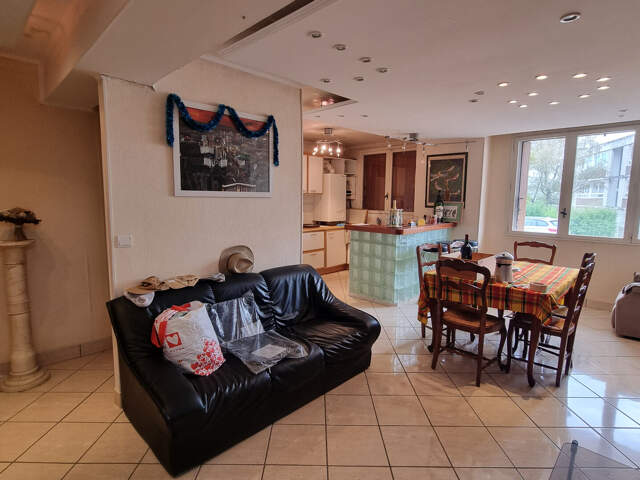Maison en duplex, proche centre ville — photo du bien