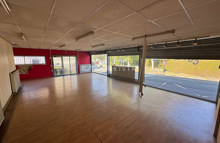 LOCAL COMMERCIAL - SHOWROOM - ATELIER - MALAUNAY - 211,74 m² — photo 3