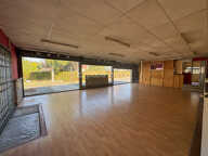 LOCAL COMMERCIAL - SHOWROOM - ATELIER - MALAUNAY - 211,74 m² — photo 4