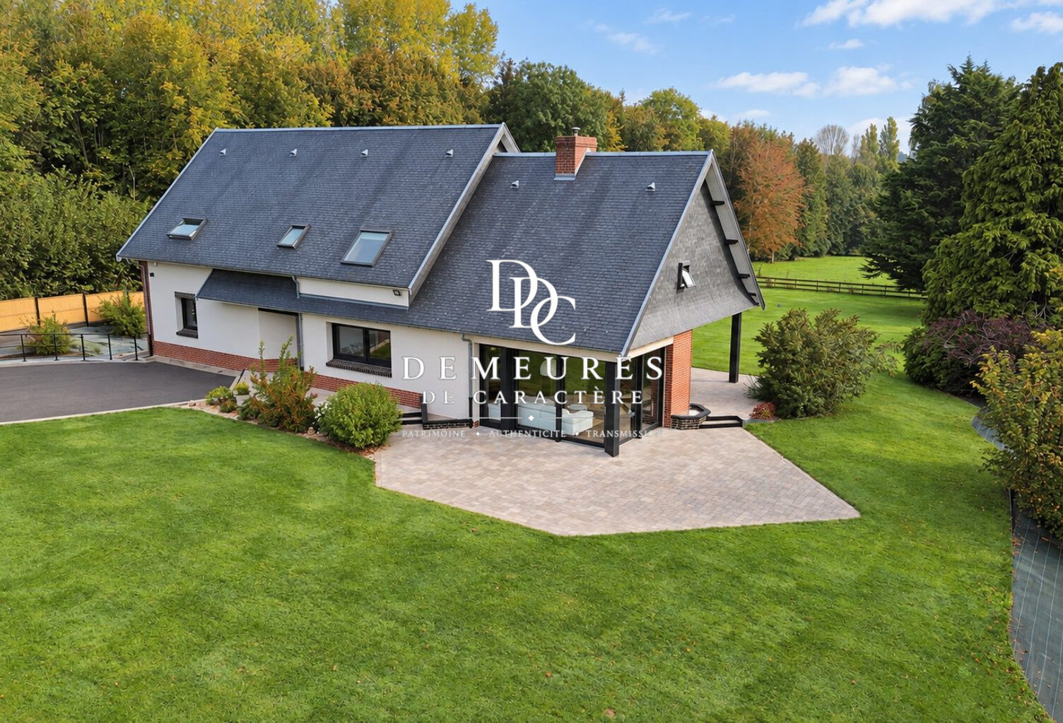 PAVILLON MODERNE - PROCHE HESDIN - 1,4 HECTARES — photo 1