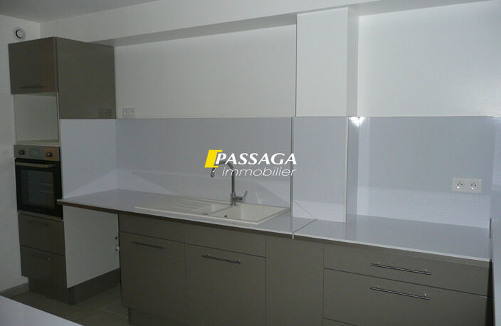 Appartement Rodez 3 pièce(s) 84.76 m² - 2 garages — photo 3
