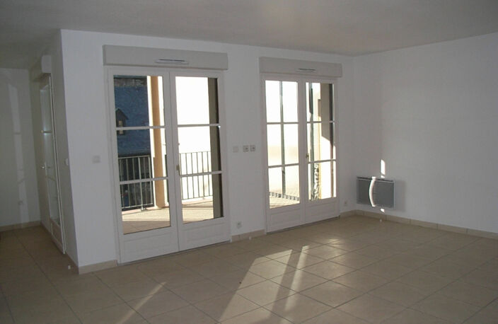 Appartement RODEZ - 3 pièce(s) - 69.65 m² - Terrasse de 10.37 m² — photo 2