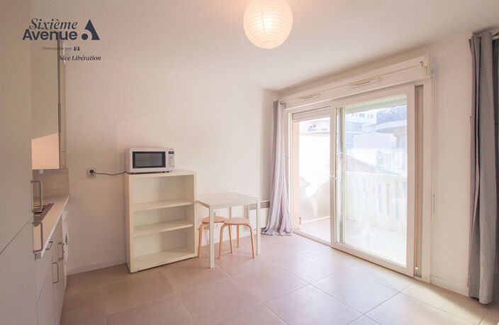 St Jean d'Angely - studio meublé 20,45 m² — photo 4