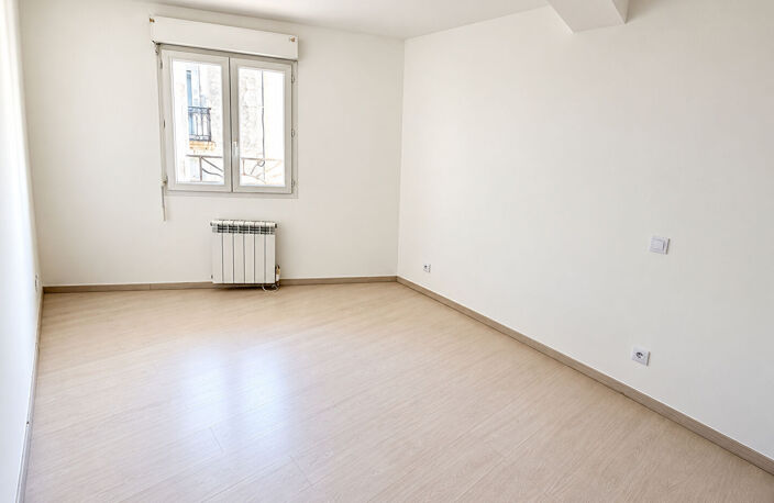 À LOUER  SUPERBE APPARTEMENT T4 DE 133 M² ? MÈZE — photo 5