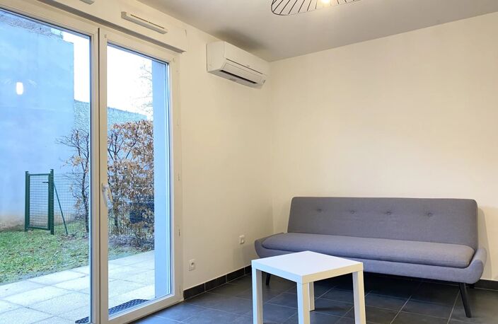 Studio meublé en rez-de-jardin - MEYZIEU centre — photo 3