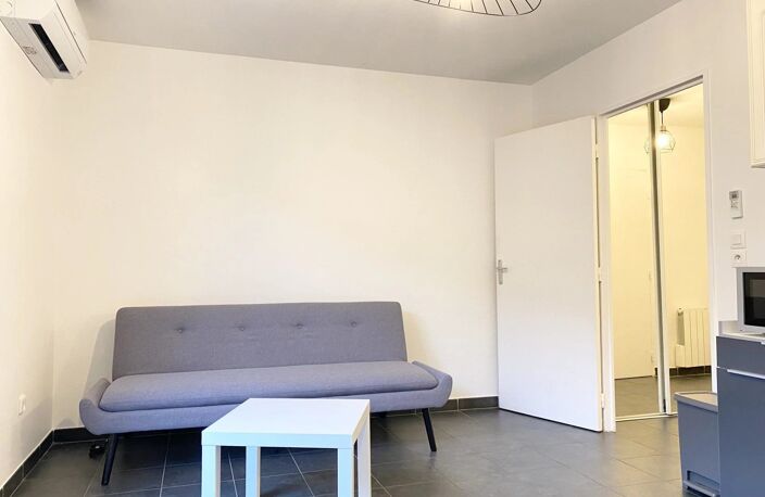 Studio meublé en rez-de-jardin - MEYZIEU centre — photo 5