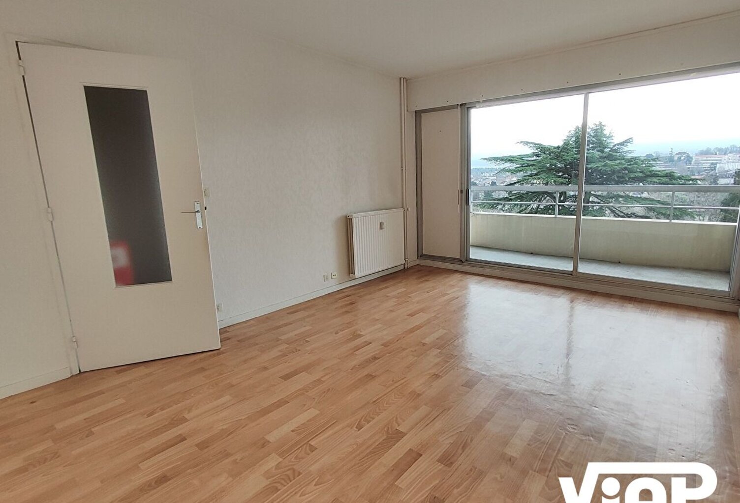 SPACIEUX T2 de 49m2 A PROXIMITE DE LA MAIRIE — photo 1