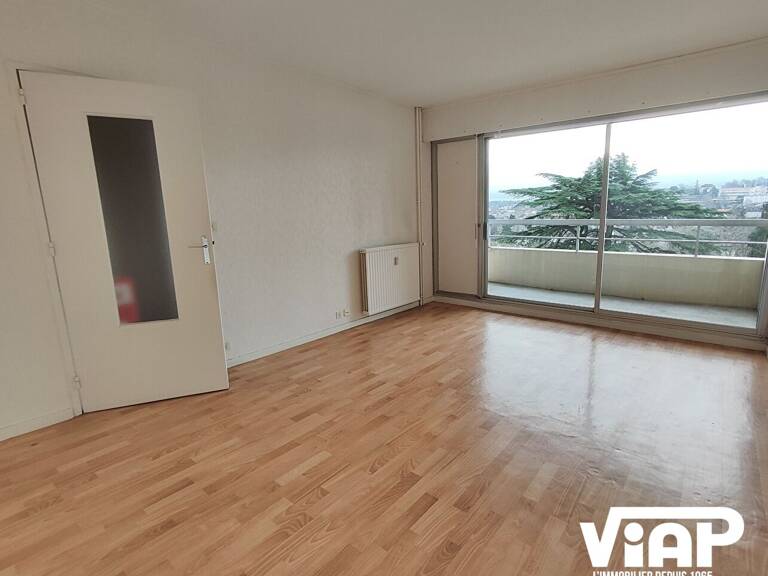 SPACIEUX T2 de 49m2 A PROXIMITE DE LA MAIRIE — photo 1