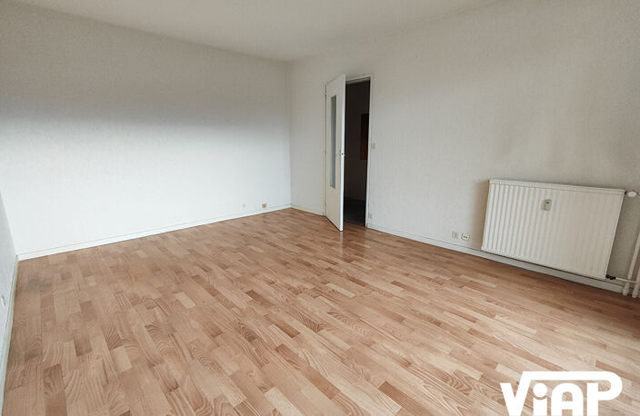 SPACIEUX T2 de 49m2 A PROXIMITE DE LA MAIRIE — photo 2