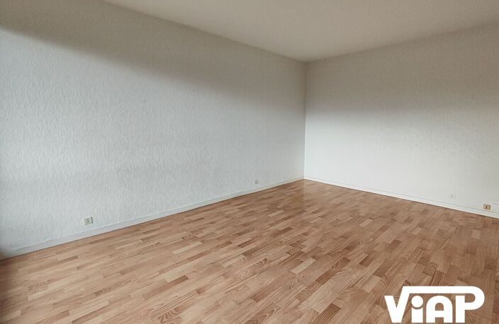 SPACIEUX T2 de 49m2 A PROXIMITE DE LA MAIRIE — photo 3
