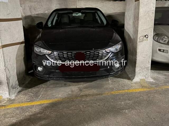 Rare!  Quartier Fleur parking en sous/sol — photo du bien