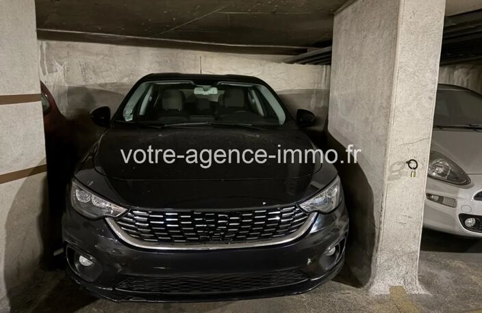 Rare!  Quartier Fleur parking en sous/sol — photo 2