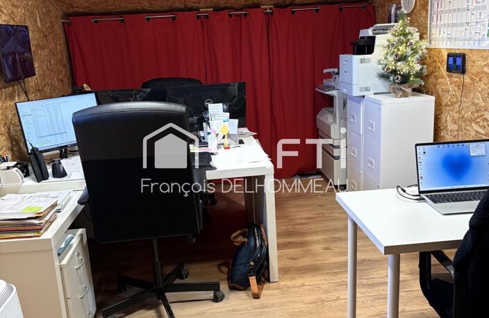 Atelier de 130m2 avec bureau et place de parking — photo 2