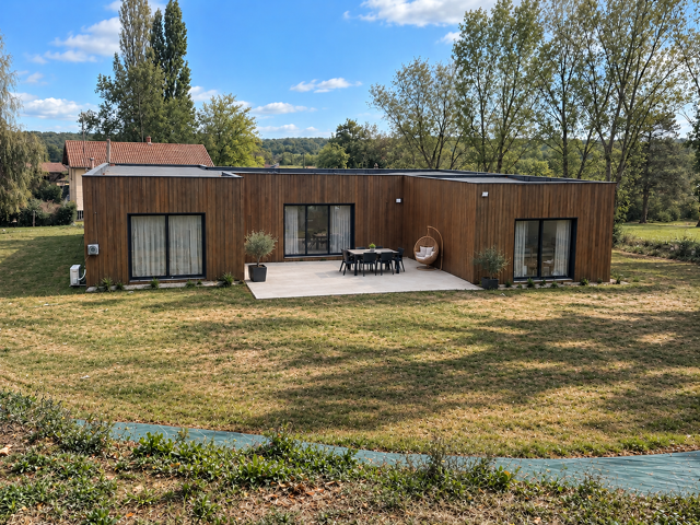 Contemporaine: 129 hab, terrain 2254m2 — photo du bien