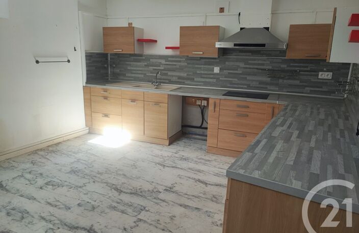 Location maison 4 pièces 102 m² à Caunes-Minervois (11160) — photo 2