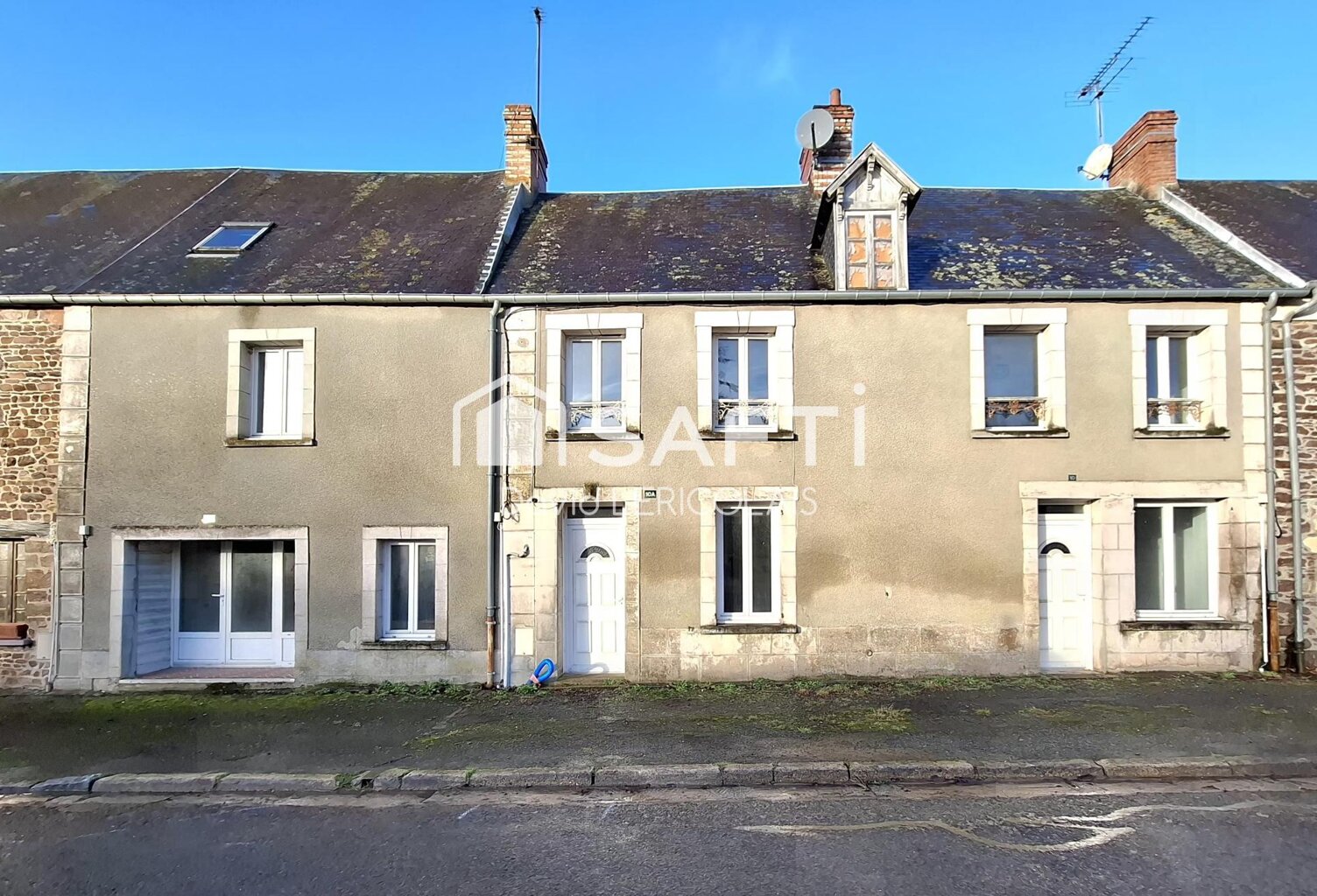 GRANDE MAISON DE VILLE AVEC GARAGE — photo 1