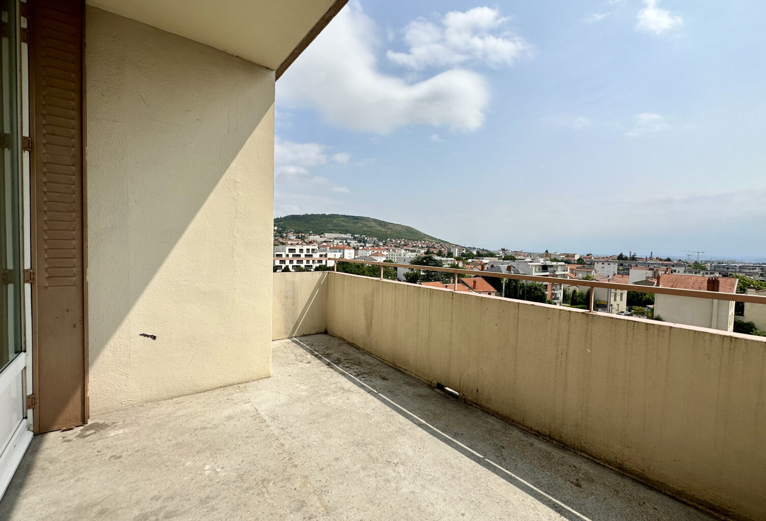 DERNIER ÉTAGE - MAGNIFIQUE VUE - TERRASSE ET BALCONS — photo 1