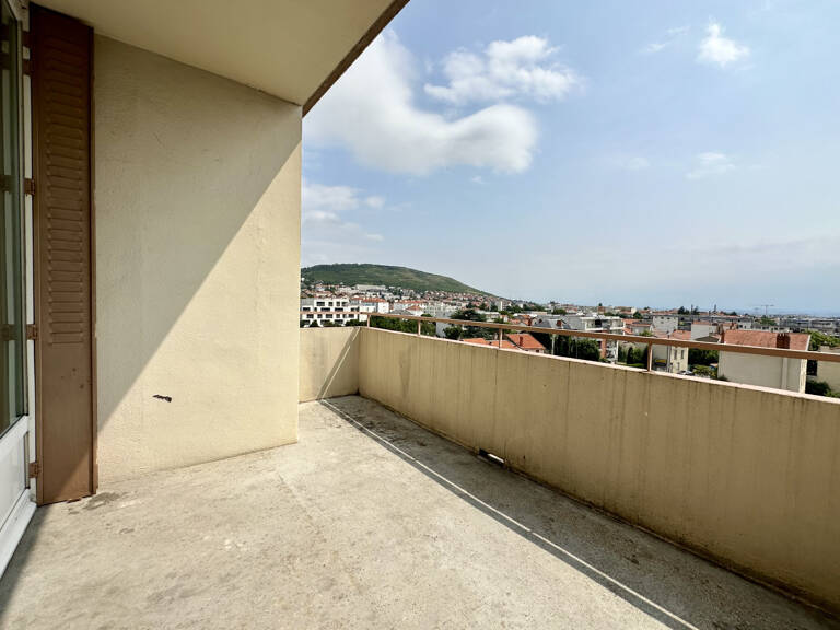 DERNIER ÉTAGE - MAGNIFIQUE VUE - TERRASSE ET BALCONS — photo 1