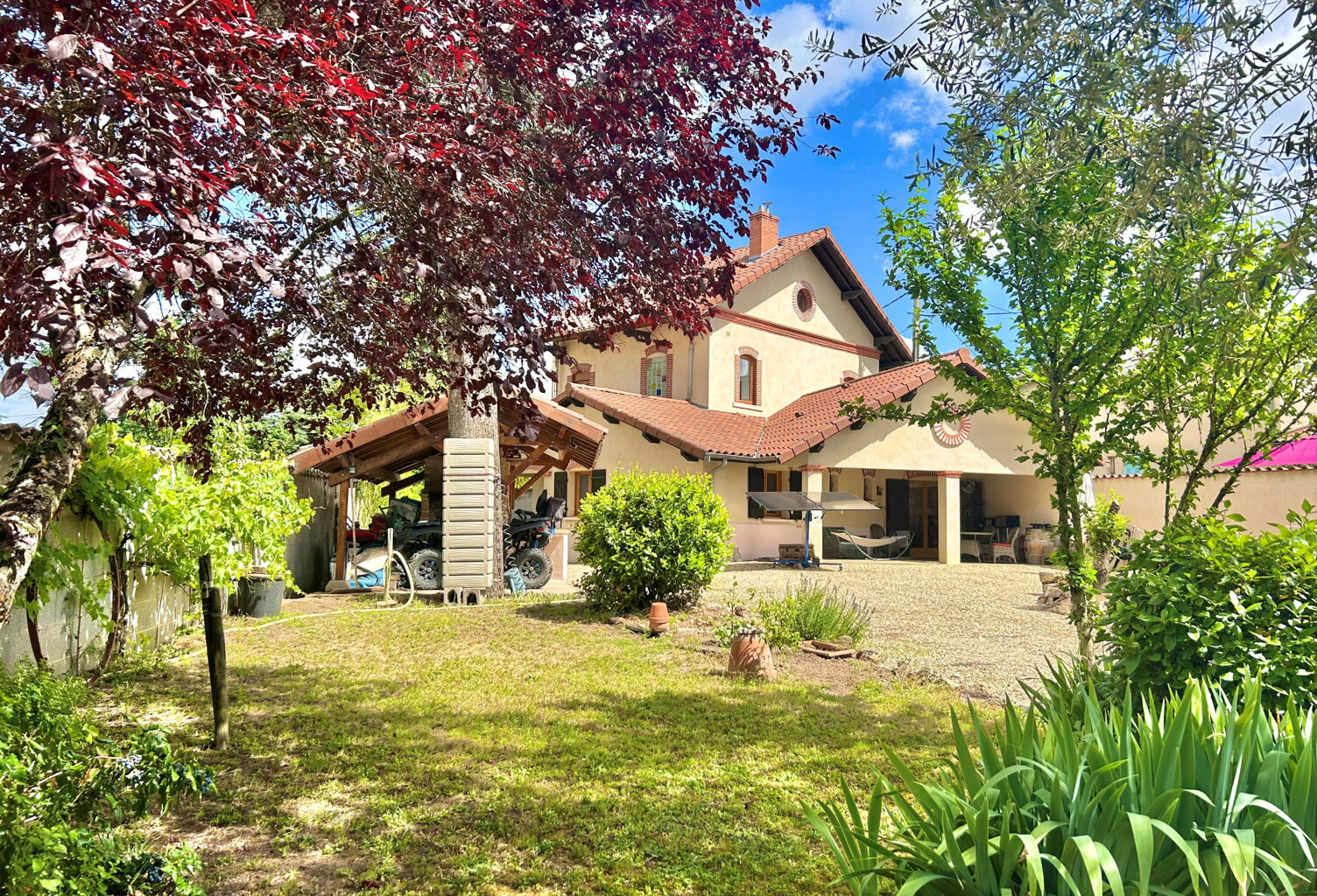 SUPERBE MAISON ANCIENNE RENOVEE DANS UN PARC CLOS DE MURS — photo 1