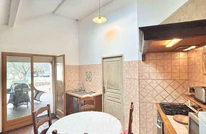 SUPERBE MAISON ANCIENNE RENOVEE DANS UN PARC CLOS DE MURS — photo 3