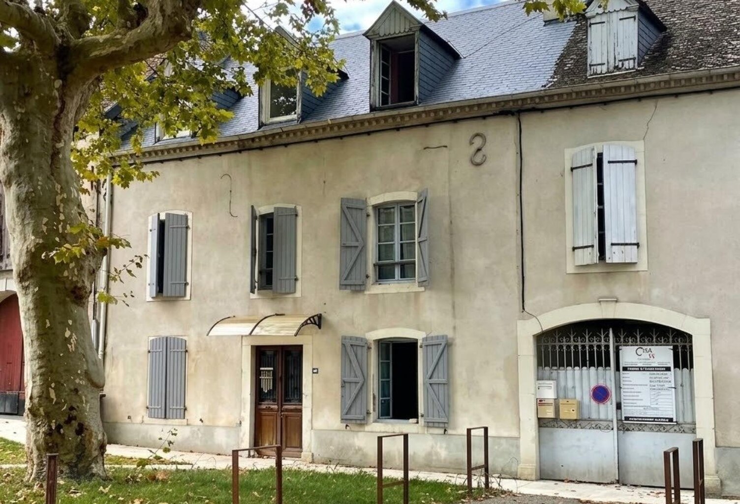 NAVARRENX CENTRE  IMMEUBLE DE RAPPORT  2 APPARTEMENTS LOUÉS — photo 1